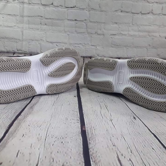Barely worn women's Puma Sneaker - Picture 5 of 6